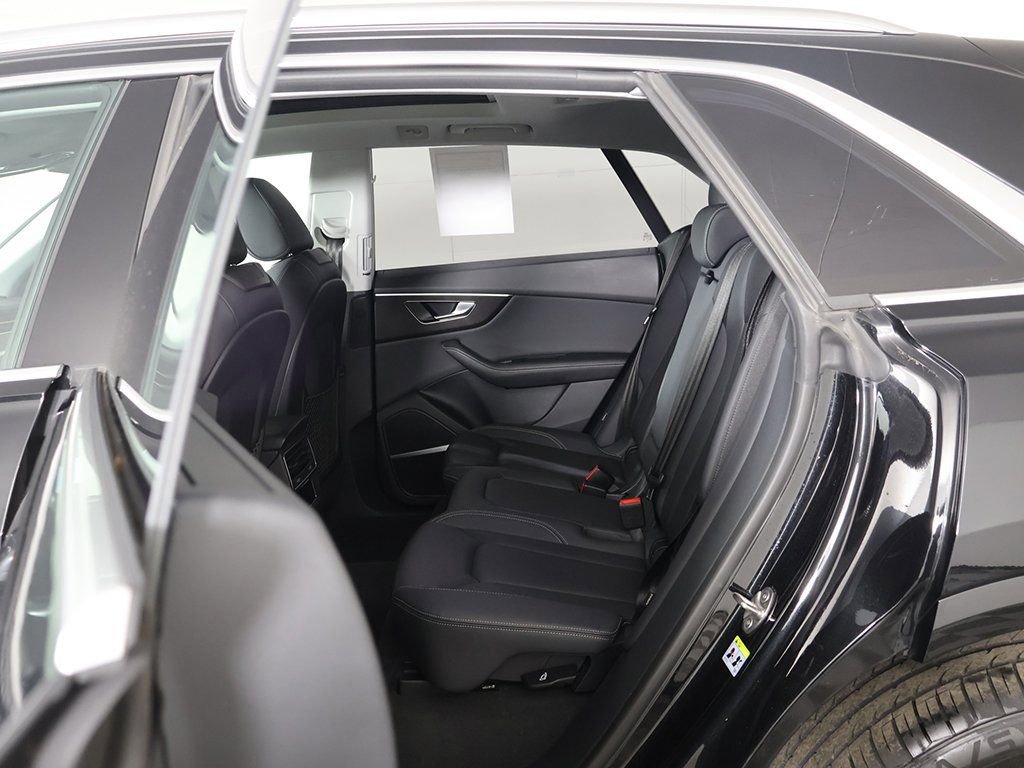 Used 2023 Audi Q8 Prestige w/ Prestige Package image 33