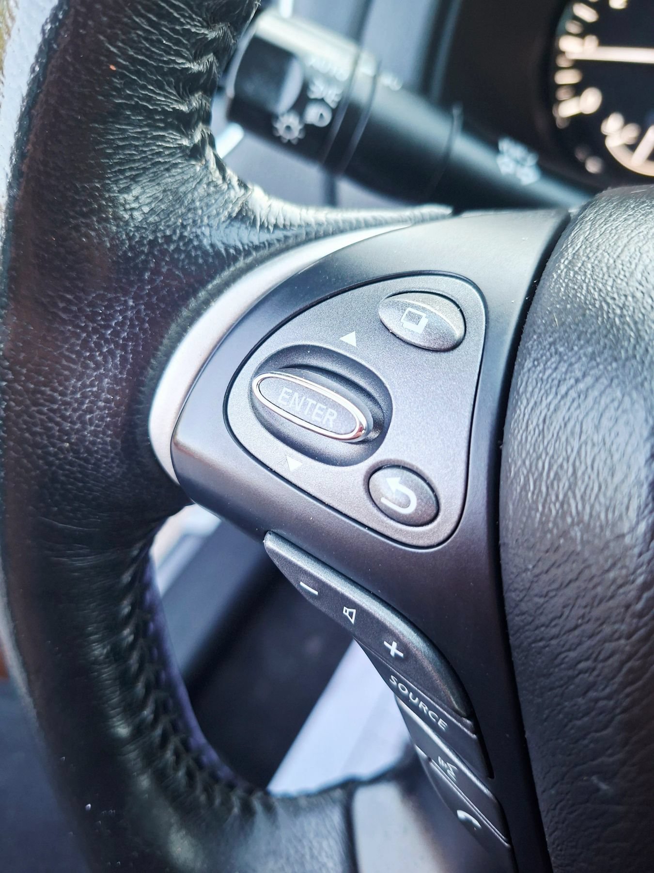 Used 2019 Nissan Pathfinder SL FWD image 22