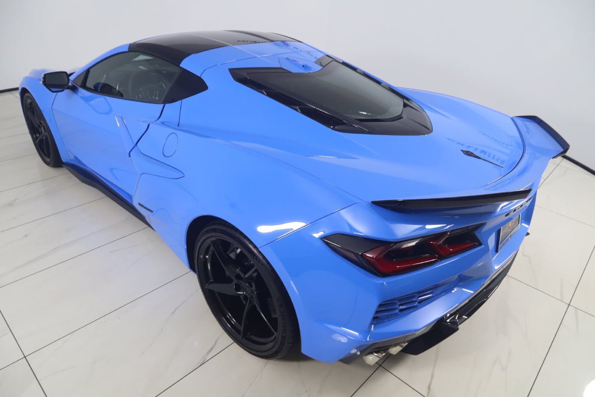 Used 2025 Chevrolet Corvette E-Ray AWD/4WD image 31
