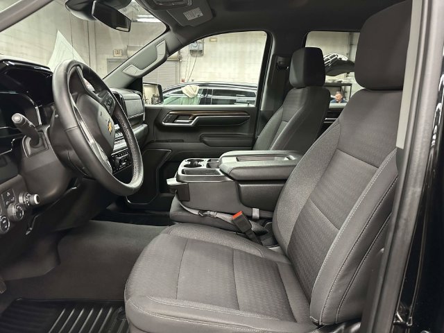 Used 2024 Chevrolet Silverado 1500 LT AWD/4WD image 9