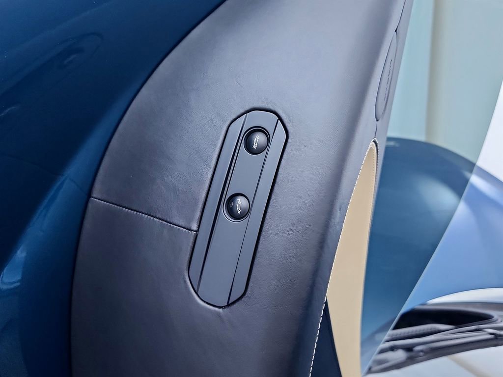 Used 2017 McLaren 570S image 38