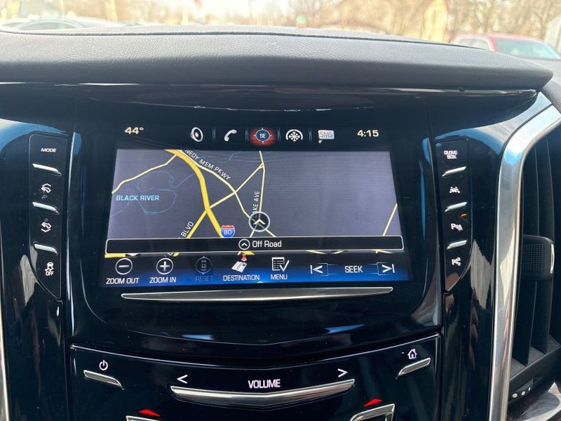 Used 2017 Cadillac Escalade Luxury image 27