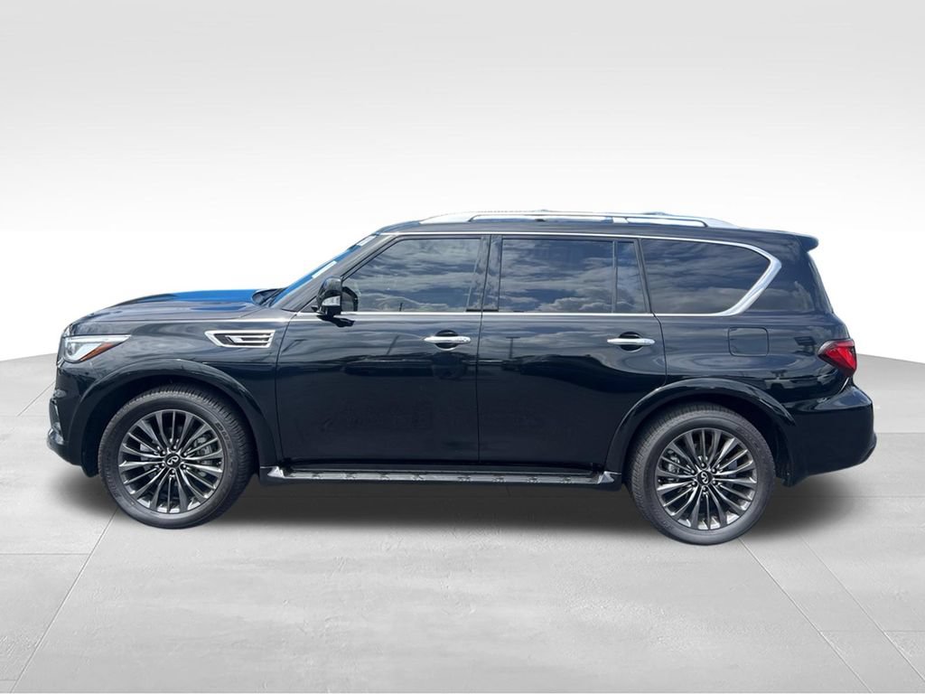 Used 2024 INFINITI QX80 Sensory AWD/4WD image 3