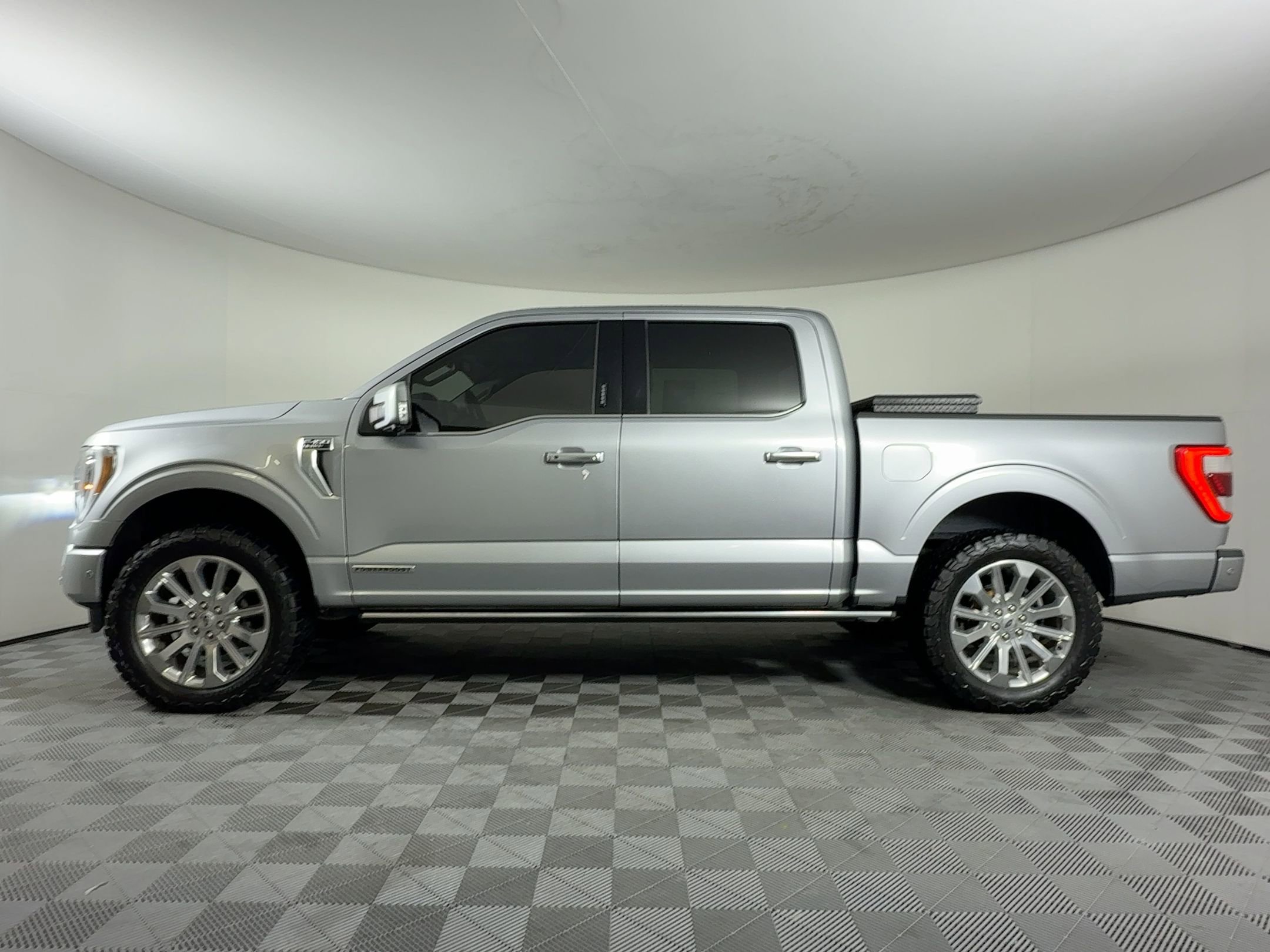 Used 2021 Ford F150 Limited image 2
