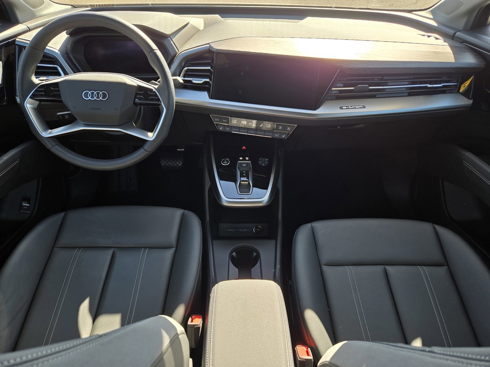 Used 2024 Audi Q4 e-tron Premium w/ Convenience Package image 11