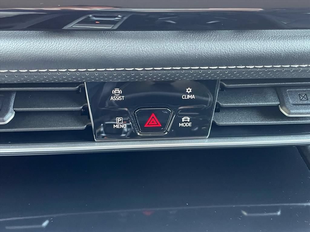 Used 2024 Volkswagen Atlas SE FWD image 13