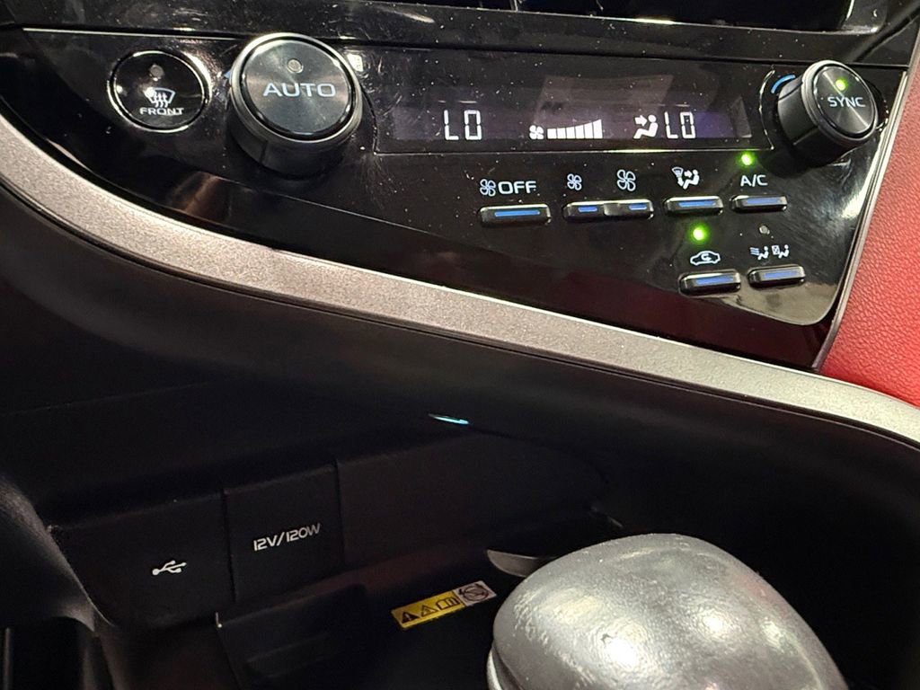 Used 2022 Toyota Camry XSE FWD image 28