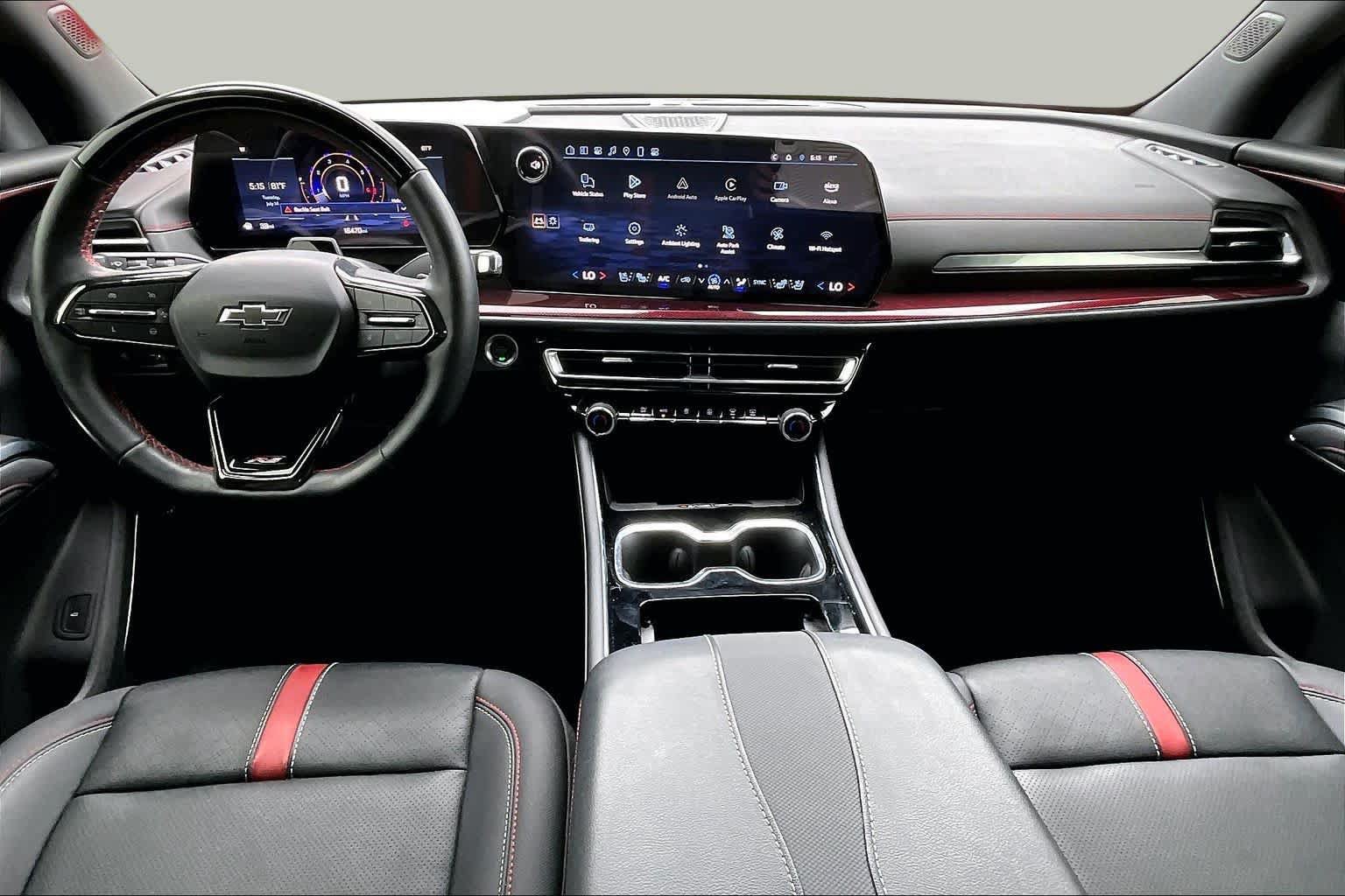 Used 2024 Chevrolet Traverse RS FWD image 16