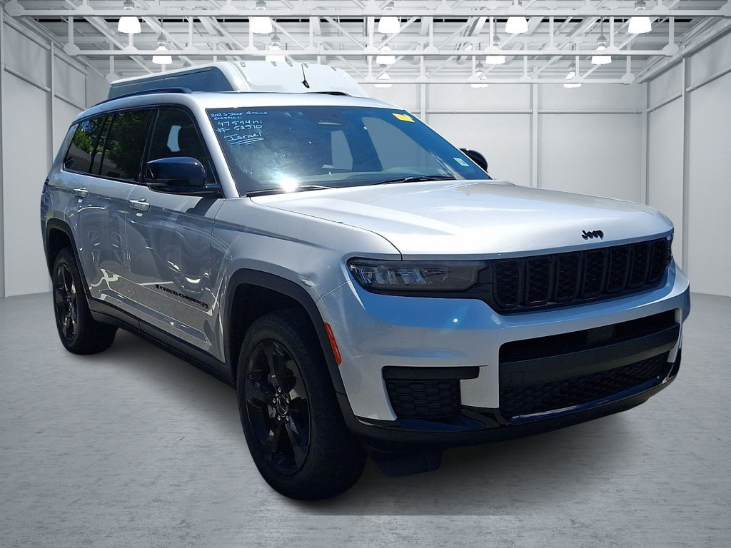 Used 2023 Jeep Grand Cherokee L Laredo AWD/4WD image 3
