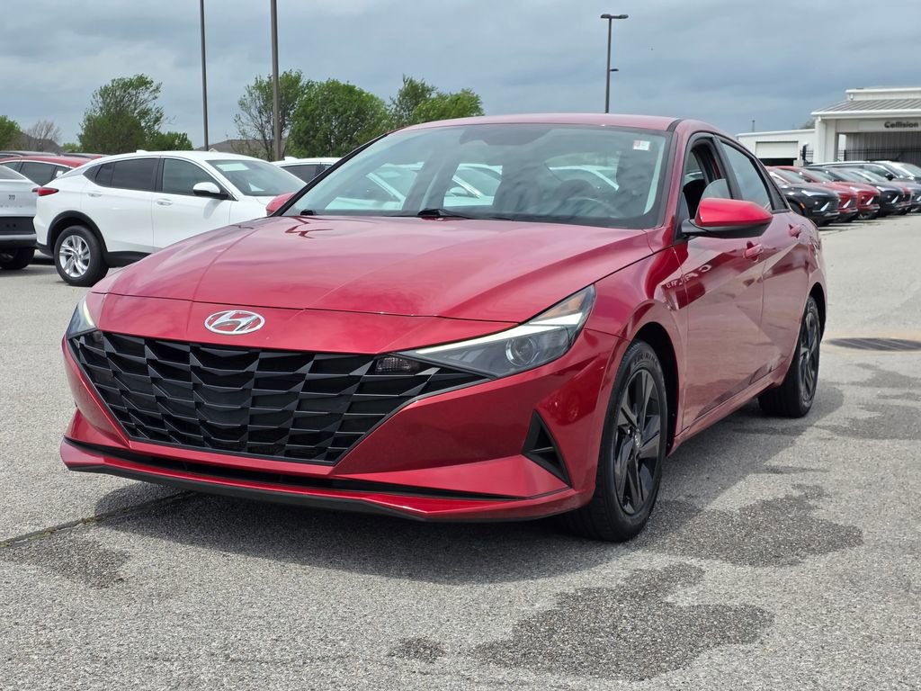 Used 2021 Hyundai Elantra SEL image 3