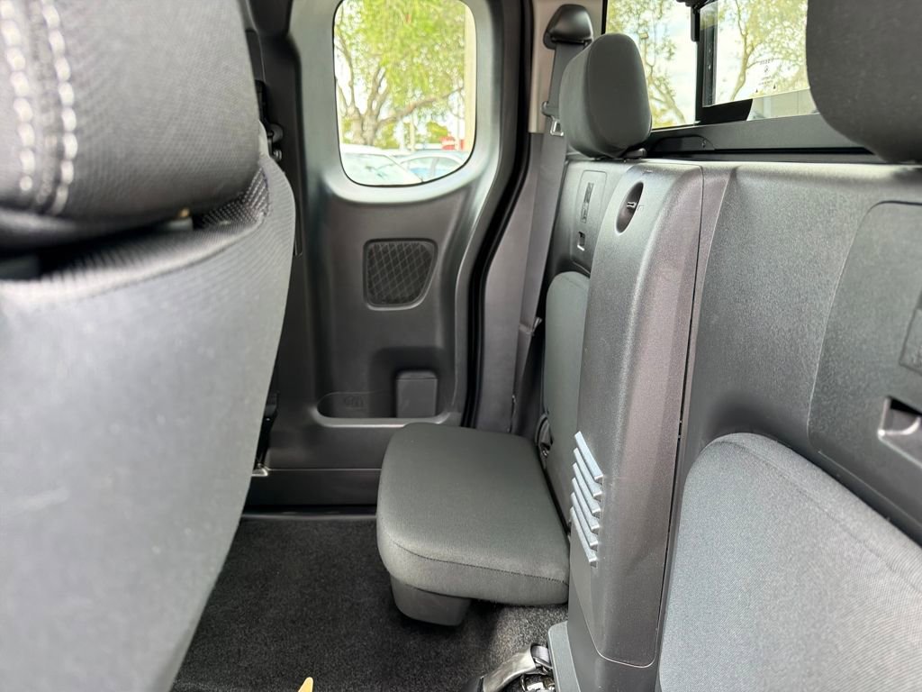 Used 2024 Nissan Frontier SV w/ SV Convenience Package image 31