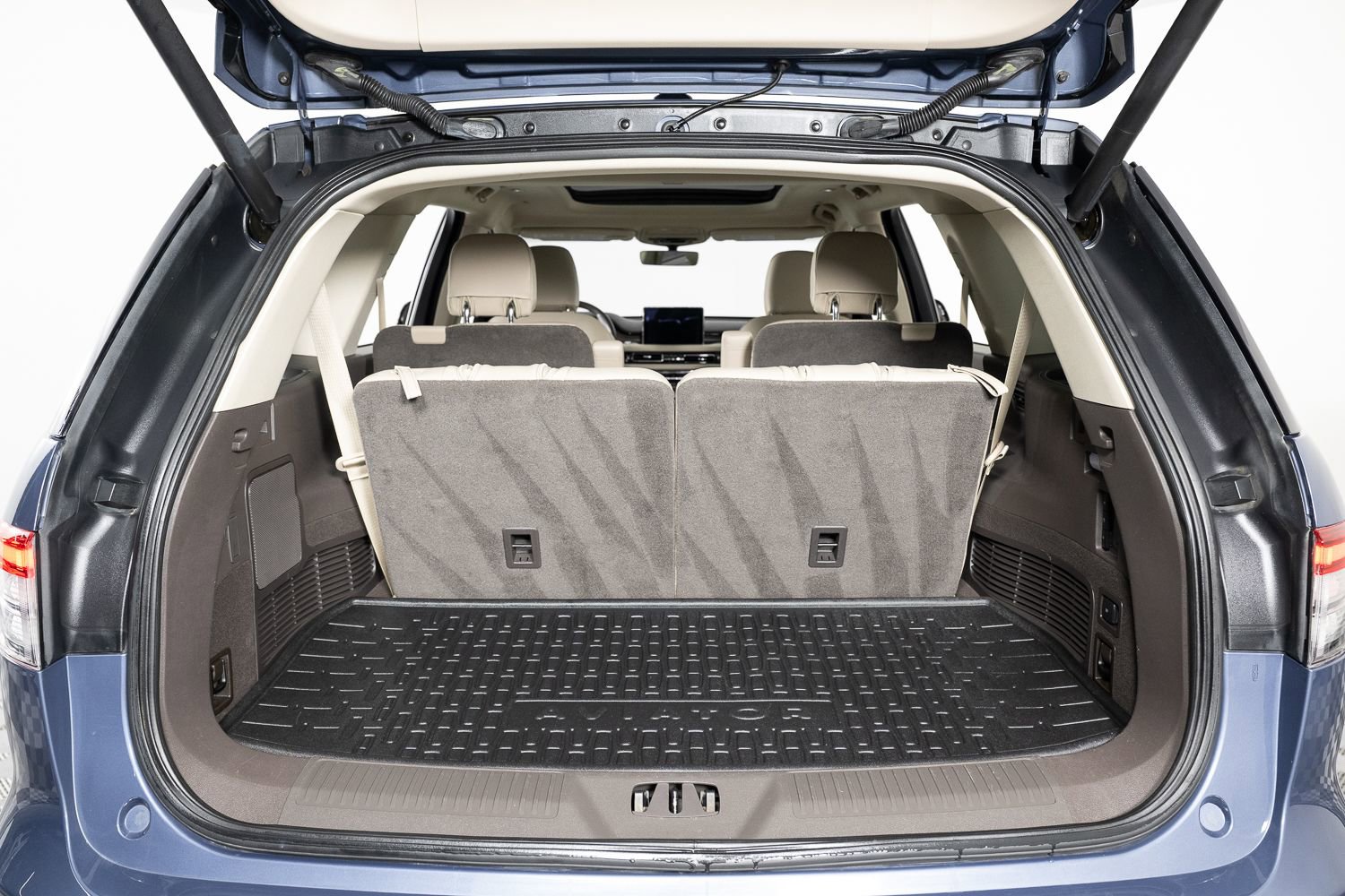 Used 2021 Lincoln Aviator Reserve w/ Class IV Trailer Tow Package image 21