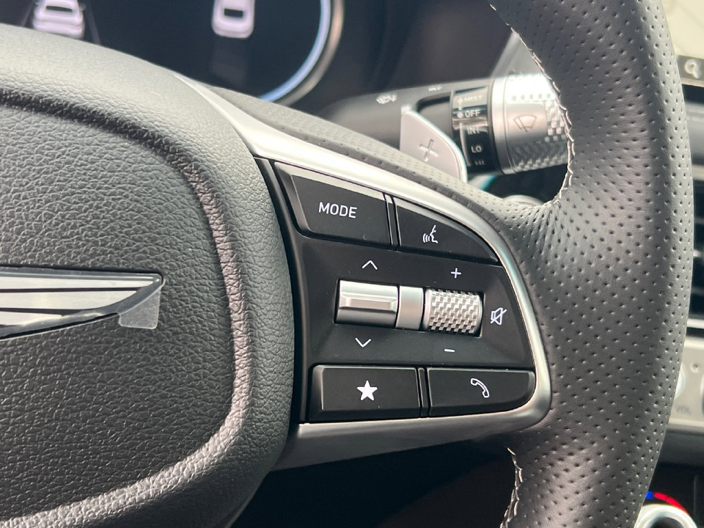Used 2026 Genesis G70 2.5T RWD image 25