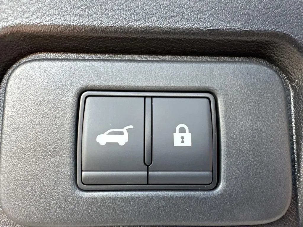 Used 2026 Nissan Rogue SV AWD/4WD image 21