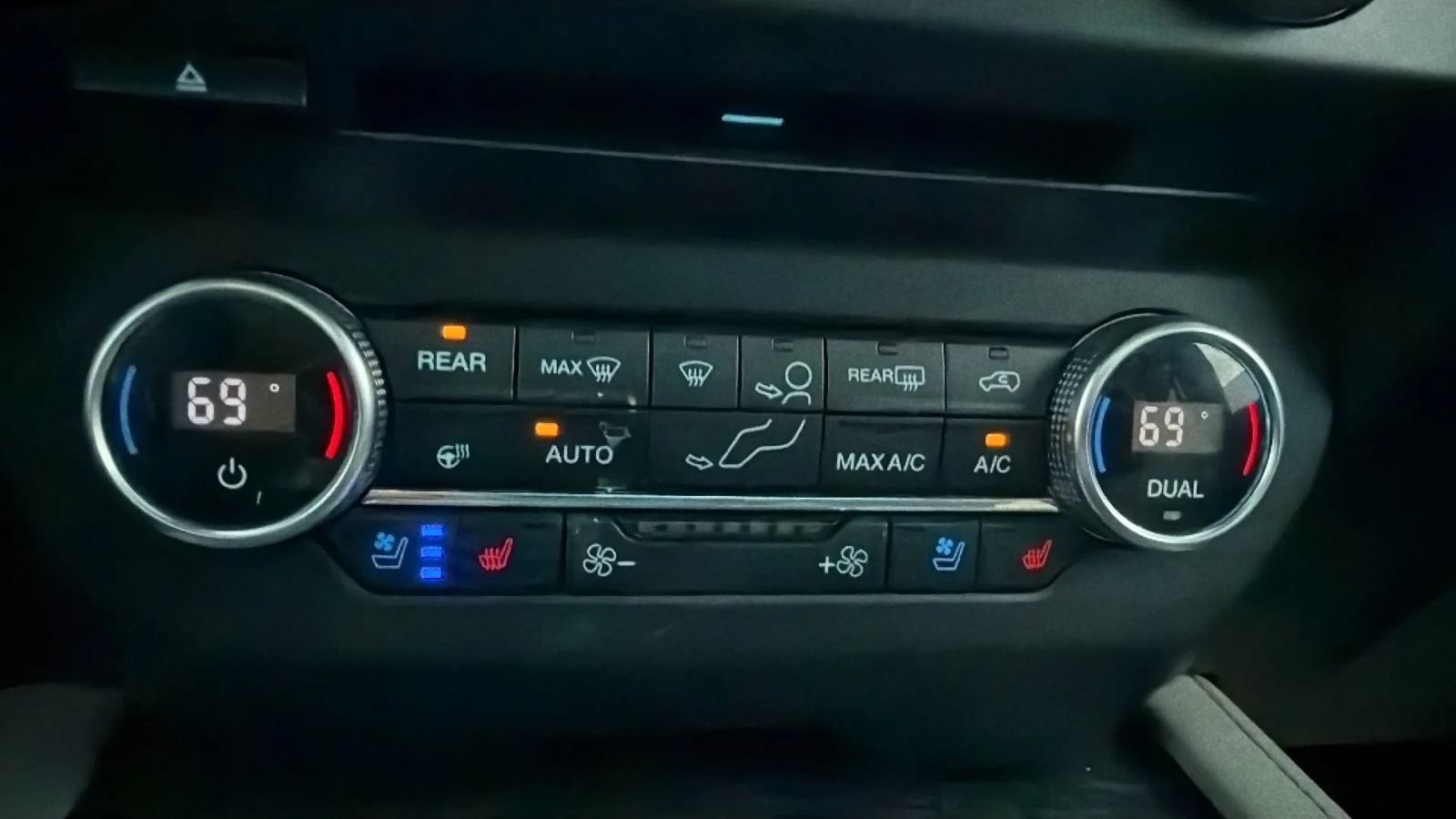 Used 2018 Ford Expedition Limited w/ Equipment Group 301A AWD/4WD image 40