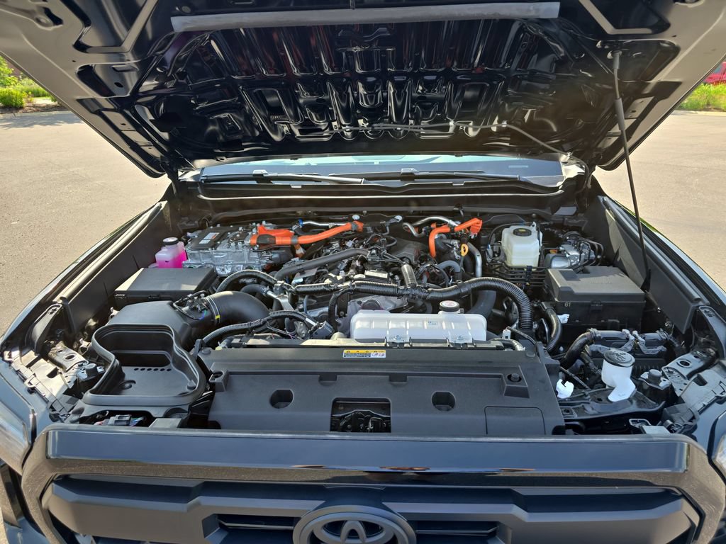Used 2025 Toyota Tacoma TRD Off-Road AWD/4WD image 31