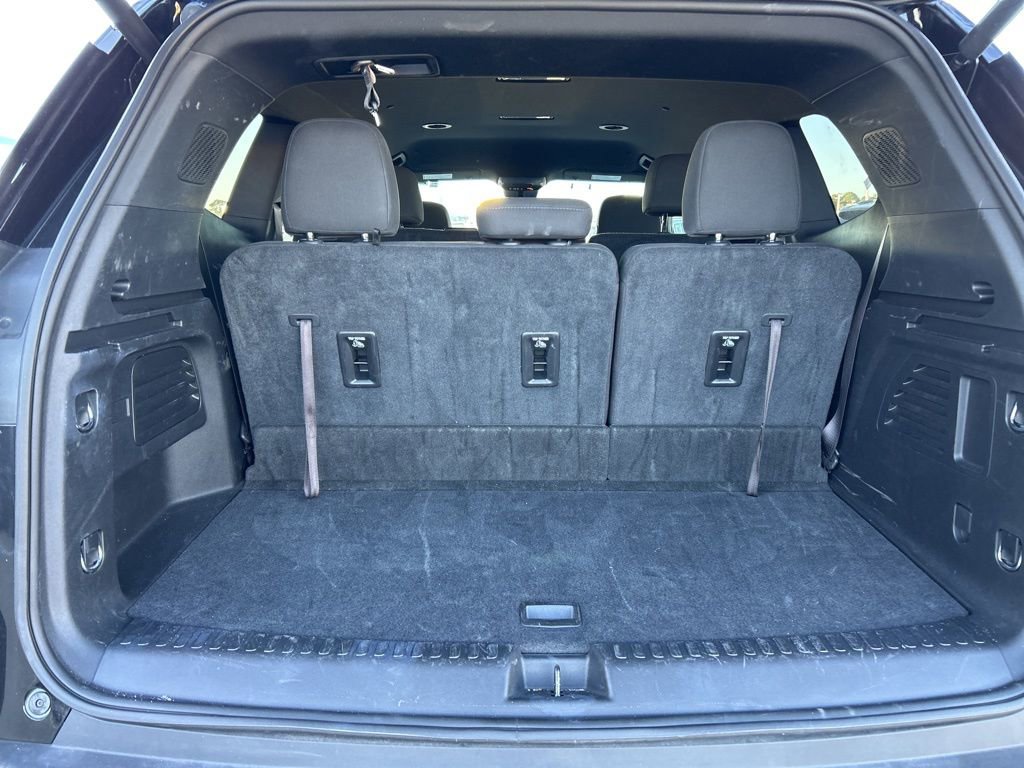 Used 2025 GMC Acadia Elevation image 6