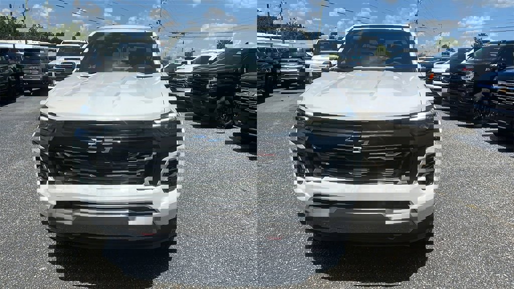 New 2025 Chevrolet Colorado Z71 image 2