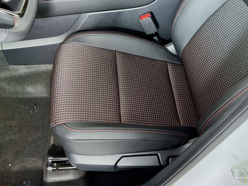 New 2026 Nissan Kicks SR AWD/4WD image 18
