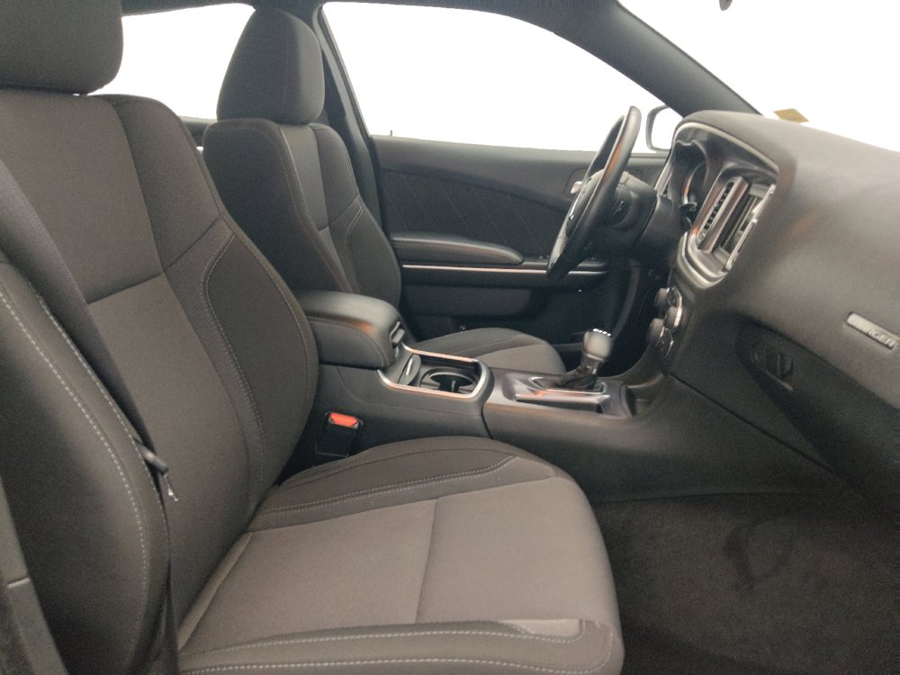 Used 2019 Dodge Charger SXT RWD image 21