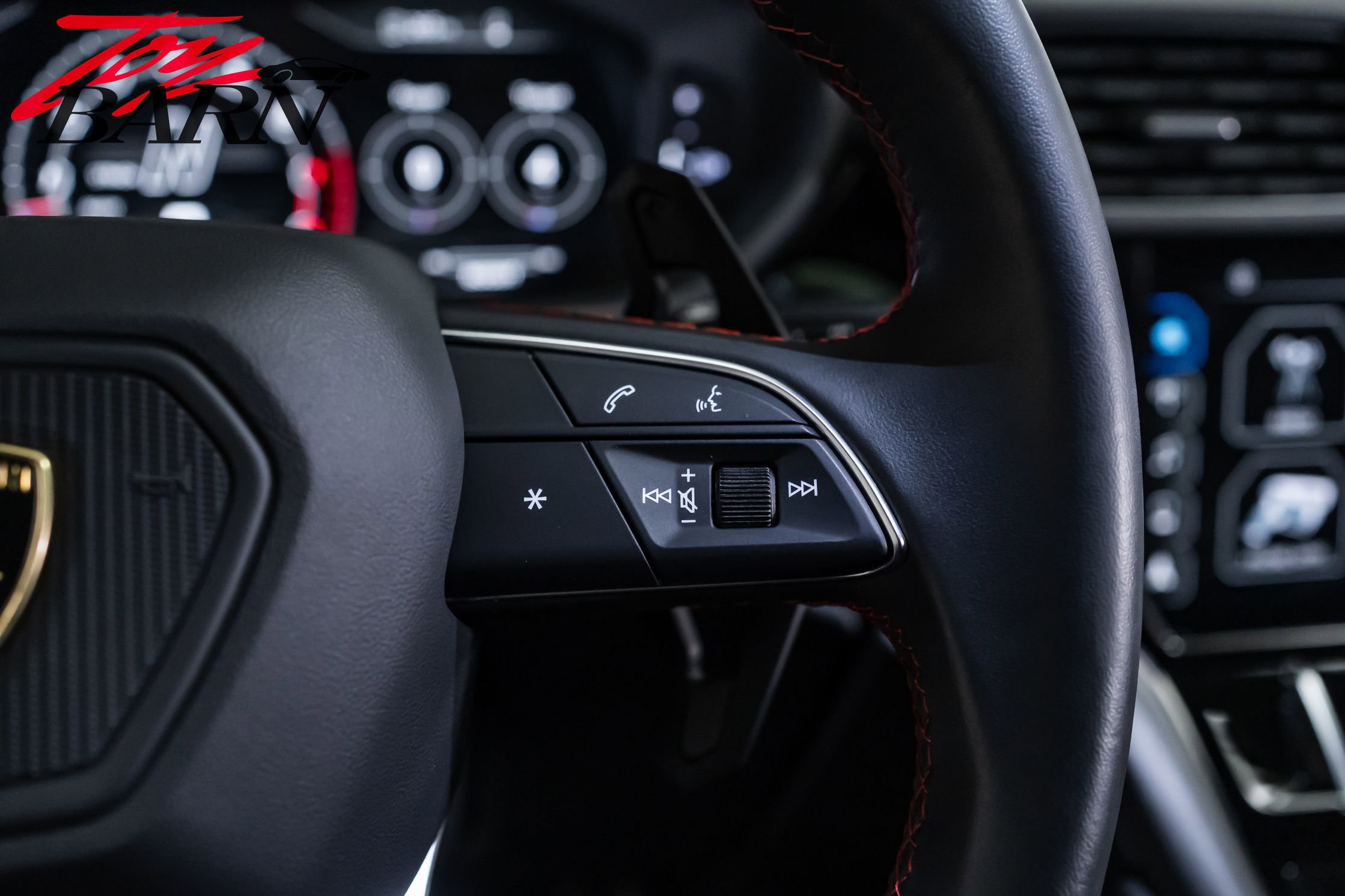 Used 2022 Lamborghini Urus AWD/4WD image 39
