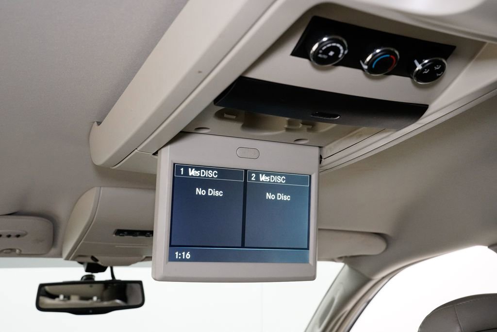 Used 2013 Chrysler Town & Country Limited image 11