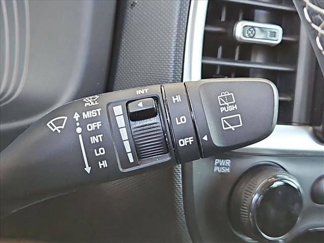 Certified 2025 Hyundai Venue SEL FWD image 27