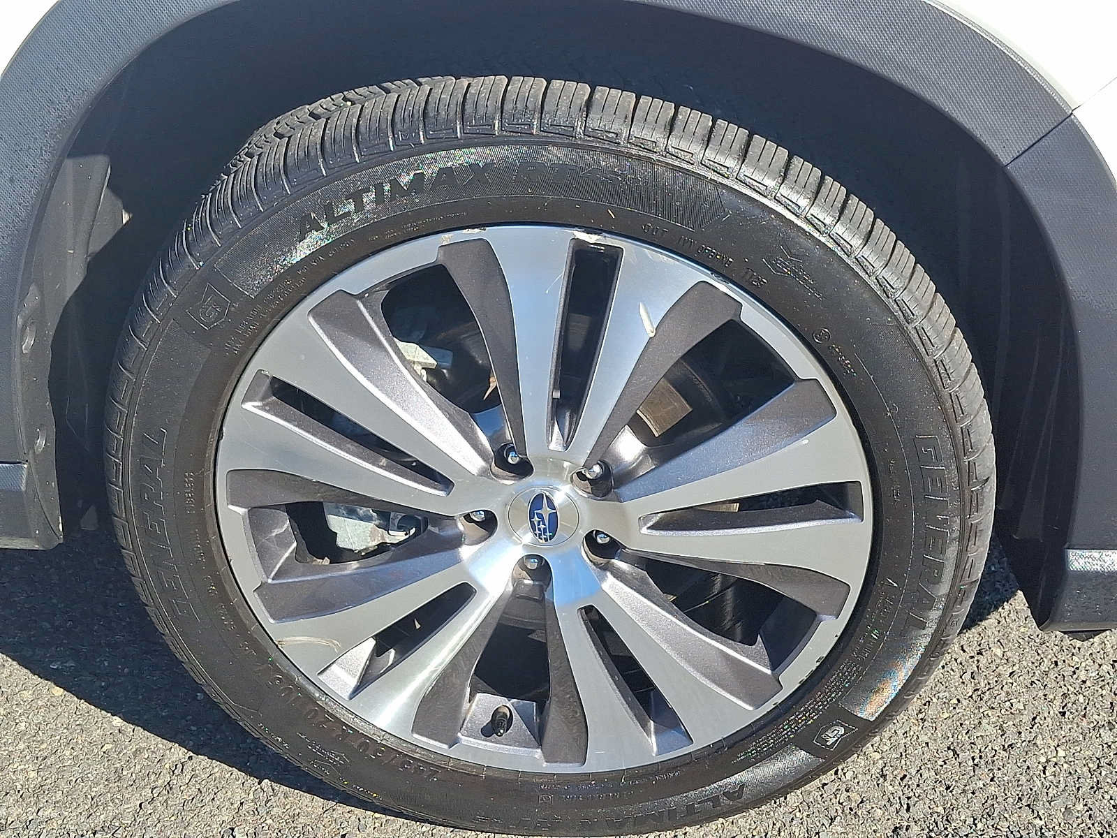 Used 2022 Subaru Ascent Limited w/ Technology Package AWD/4WD image 8