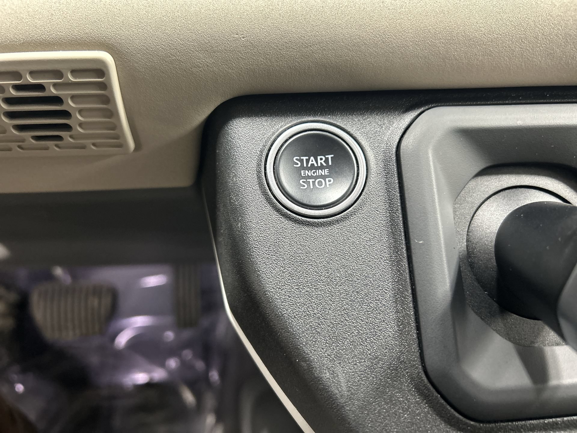 Used 2022 Land Rover Defender 110 S AWD/4WD image 19