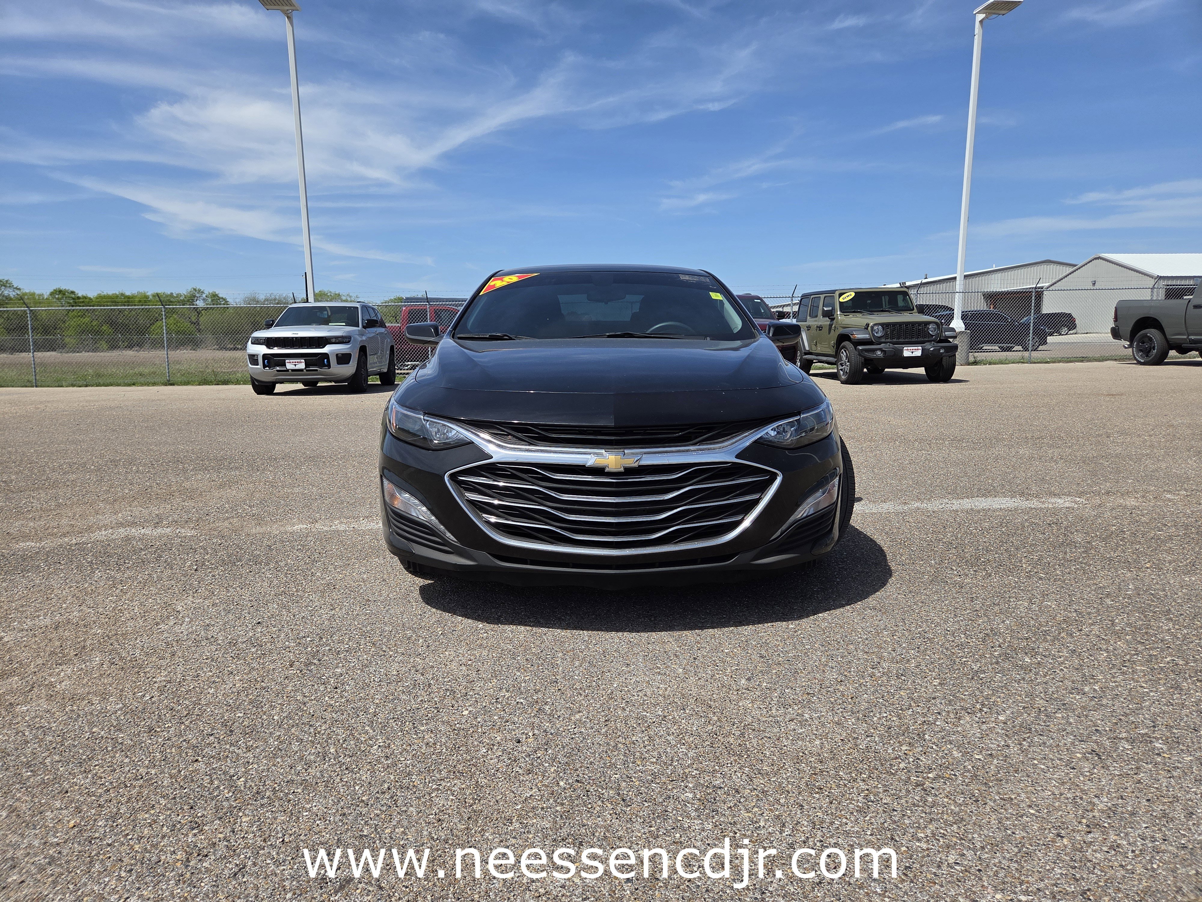 Used 2020 Chevrolet Malibu LT image 2