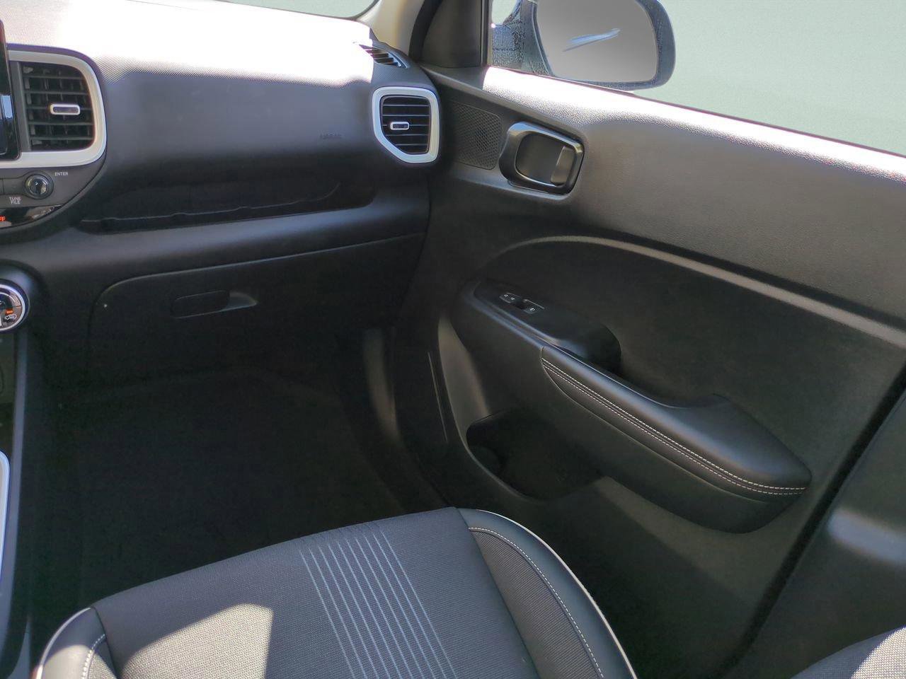 Certified 2024 Hyundai Venue Limited image 24