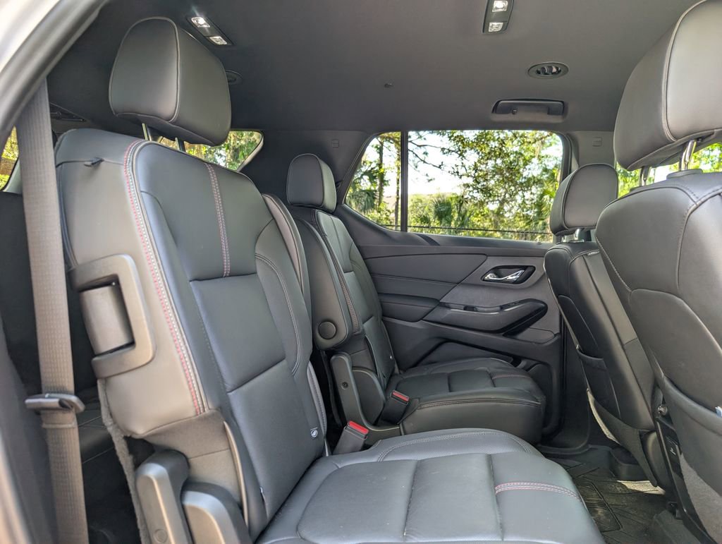 Used 2022 Chevrolet Traverse RS image 19