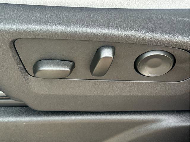 New 2025 Chevrolet Suburban Premier image 28