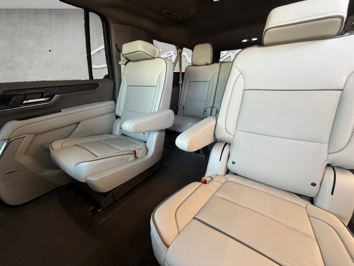 Used 2026 GMC Yukon XL Denali w/ Denali Reserve Package image 27
