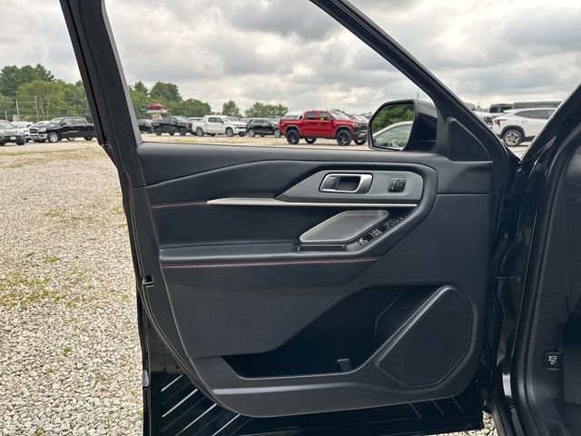 Used 2025 Ford Explorer ST AWD/4WD image 28