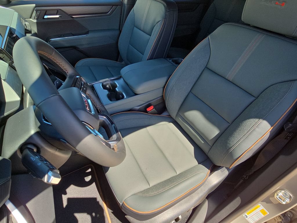 New 2026 GMC Acadia AT4 w/ Luxury Package AWD/4WD image 16