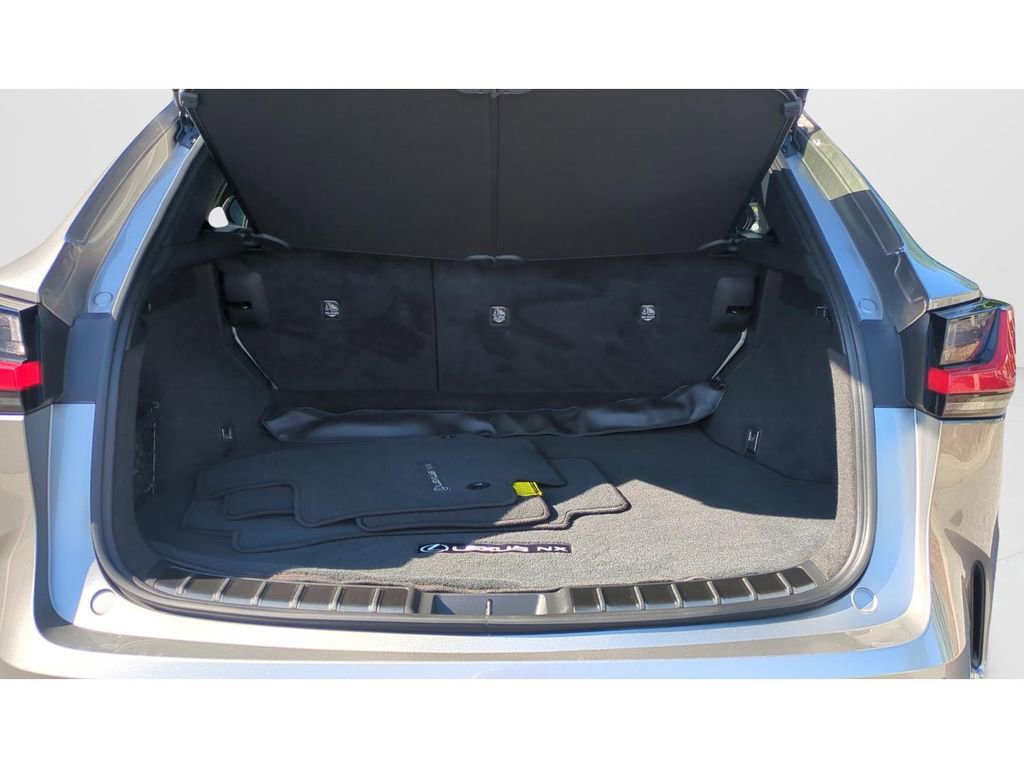 Used 2024 Lexus NX 250 FWD image 9