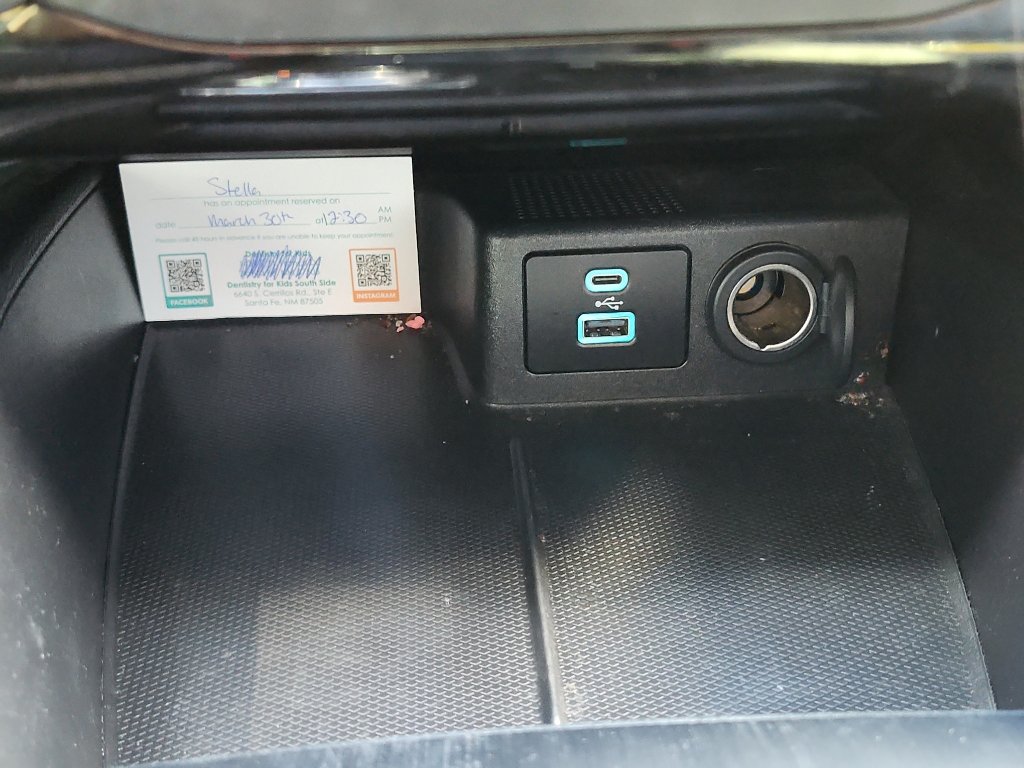 Used 2021 Ford Escape SE w/ SE Sport Appearance Package image 24