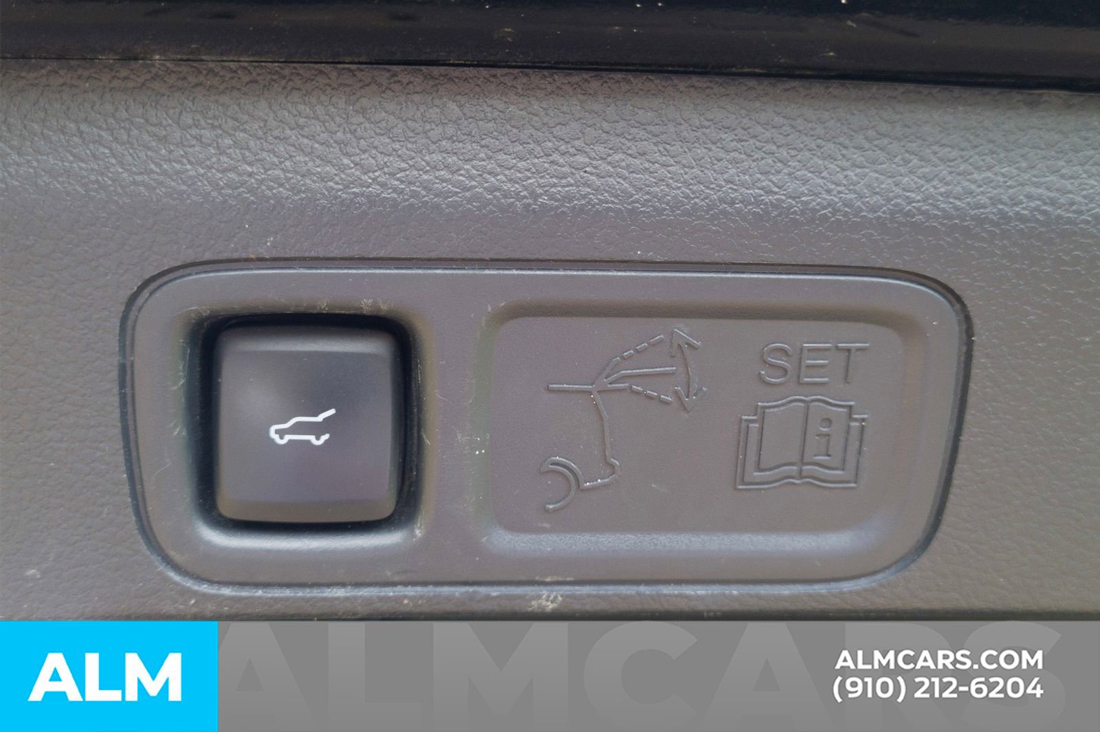 Used 2024 Ford Expedition XLT AWD/4WD image 10