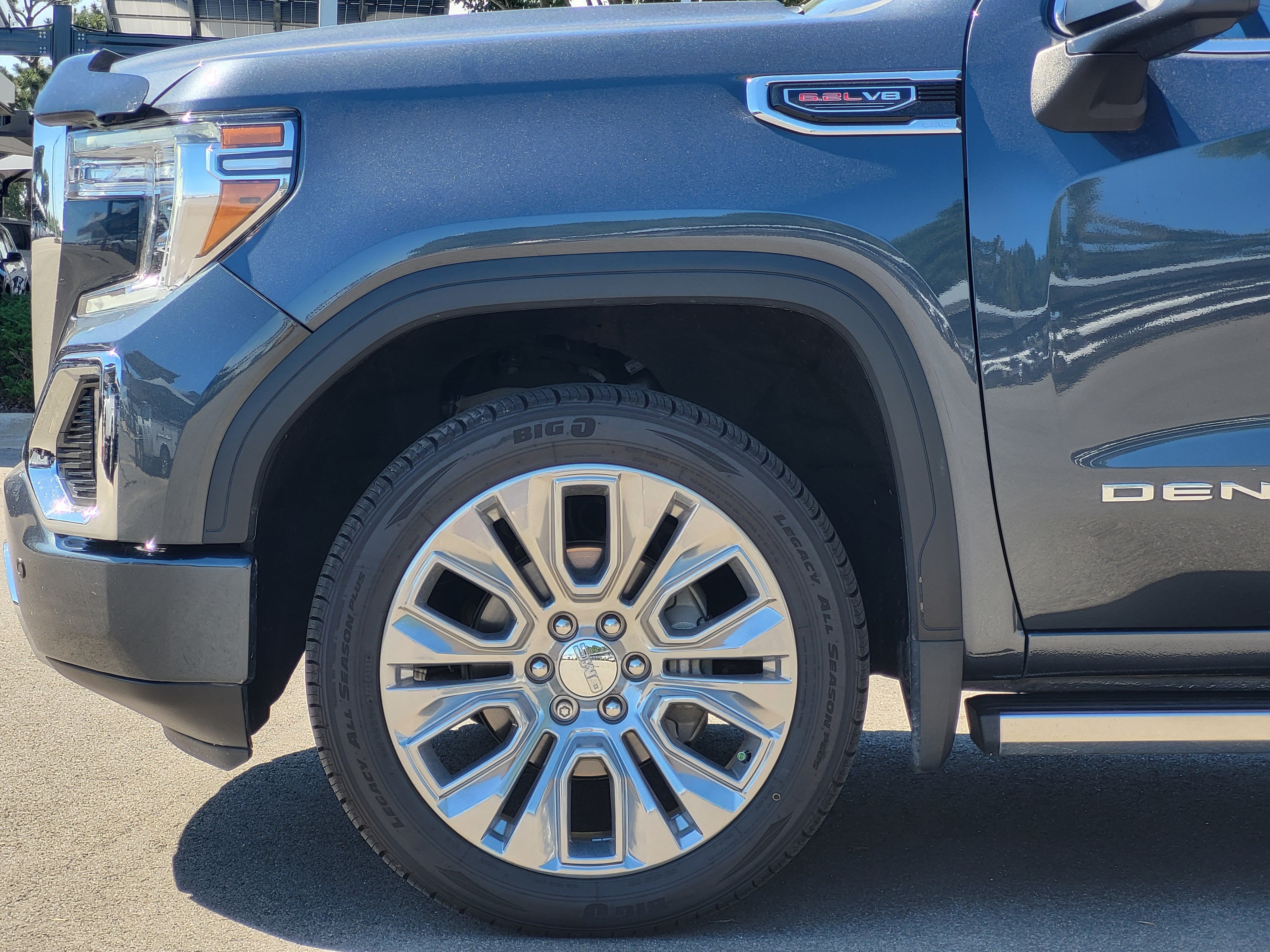 Used 2022 GMC Sierra 1500 Denali w/ Denali Premium Package AWD/4WD image 9