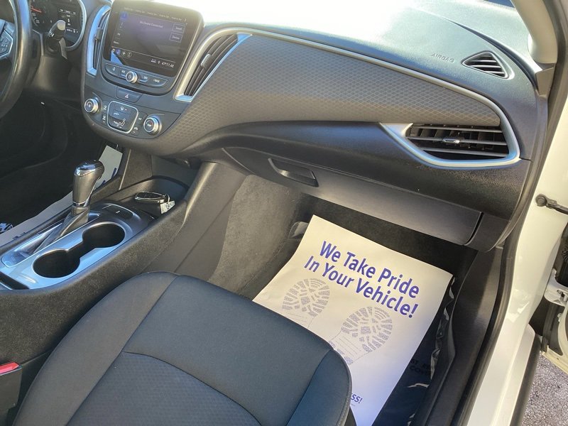 Used 2019 Chevrolet Malibu RS image 16