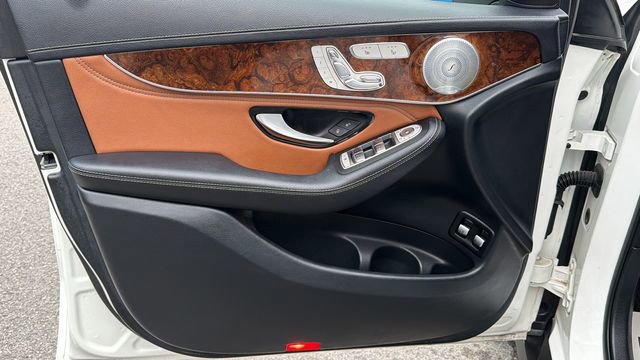 Used 2019 Mercedes-Benz GLC 350e 4MATIC image 12
