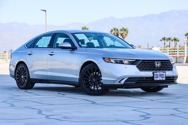 Used 2025 Honda Accord Touring image 2