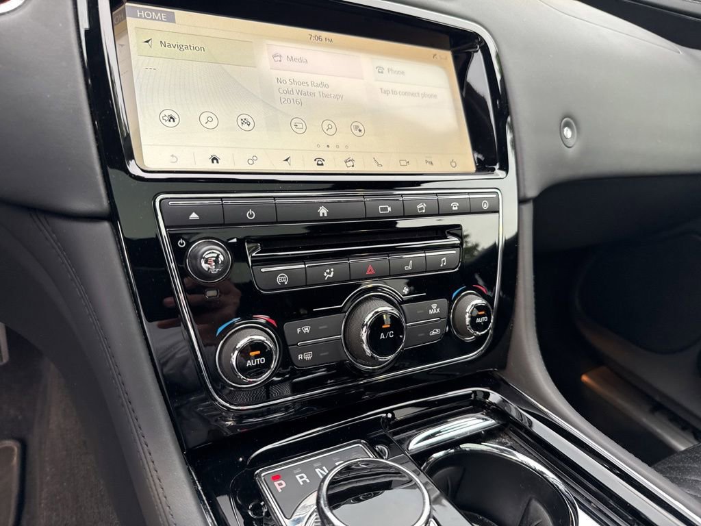 Used 2019 Jaguar XJ L Portfolio AWD/4WD image 18