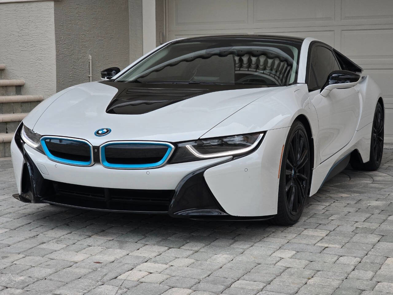 Used 2019 BMW i8 Coupe image 31