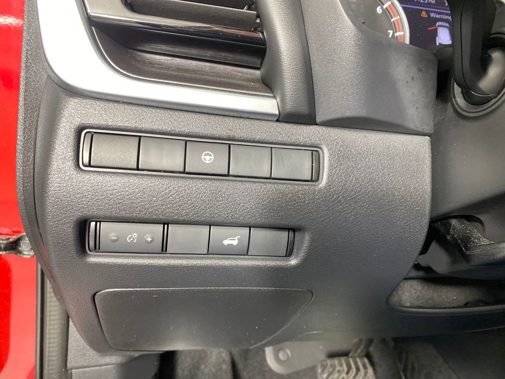 Used 2021 Nissan Rogue SL image 13