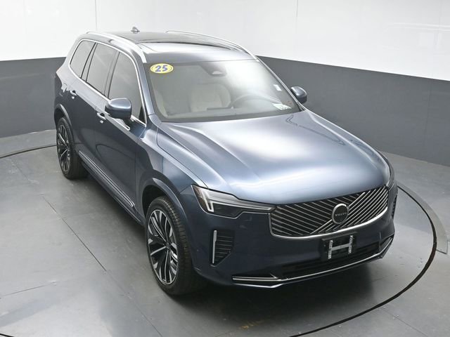 Used 2025 Volvo XC90 B5 Plus w/ Protection Package image 43