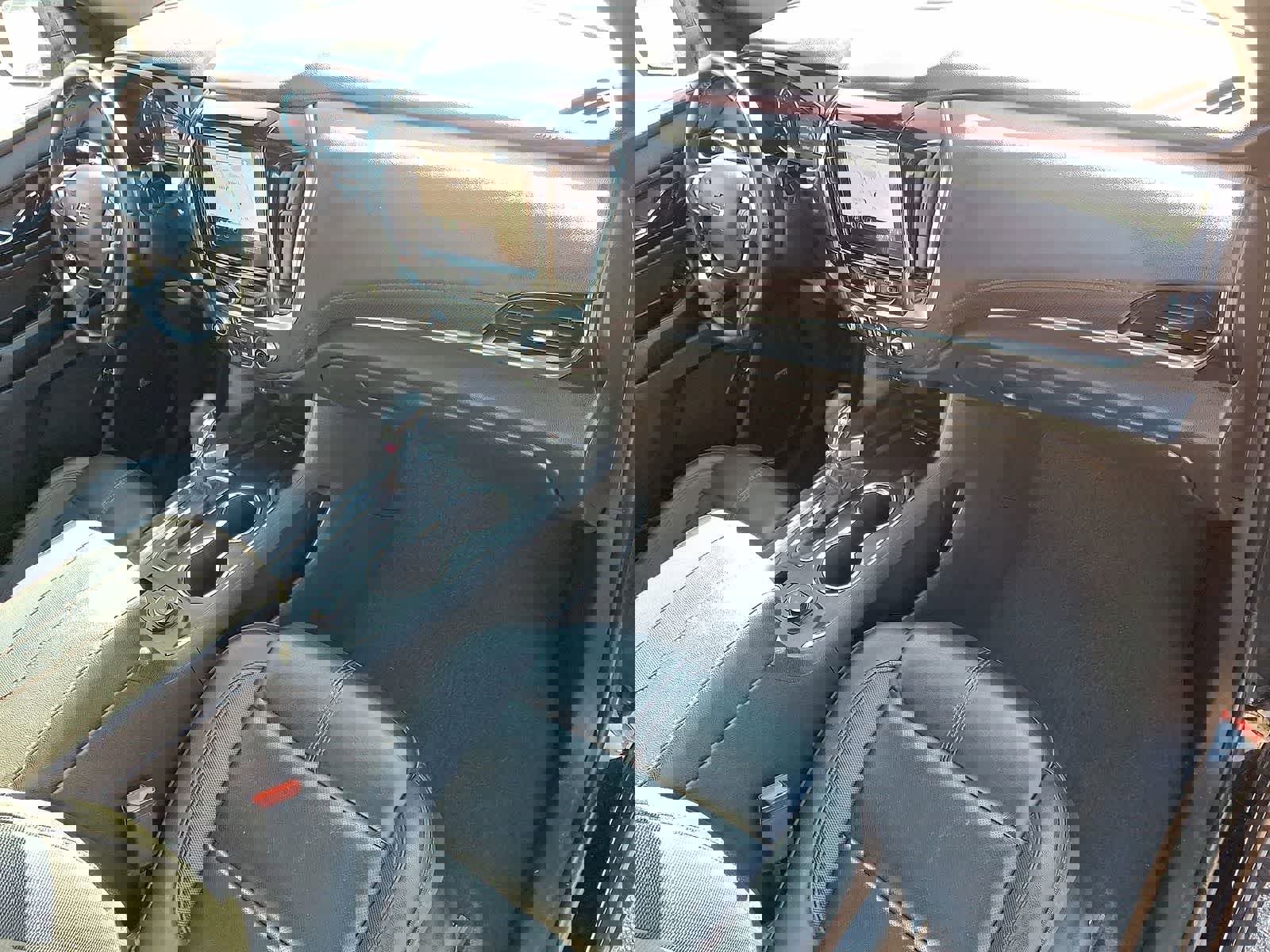 Used 2023 Chevrolet Traverse RS image 36