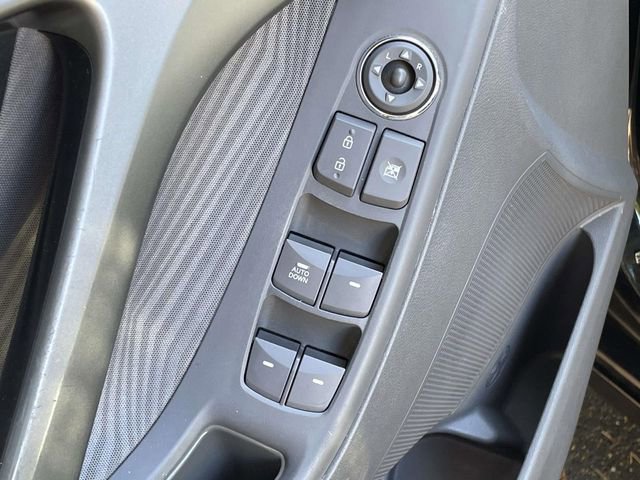 Used 2013 Hyundai Elantra GLS w/ Preferred Pkg FWD image 16