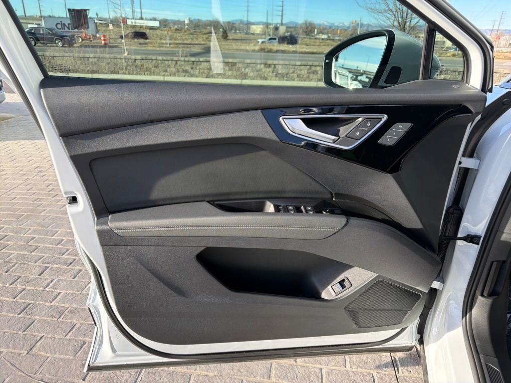 Used 2024 Audi Q4 e-tron Prestige w/ Black Optic Plus Package image 11